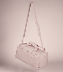 Bagbase_Small-Training-Holdall_BG560_fresh-pink_still-life_0380