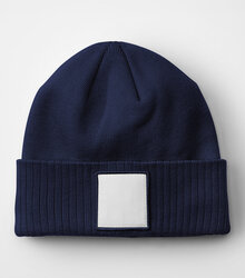 Beechfield_Applique-Patch-Beanie_B337R_oxford-navy_white_flat-shot