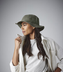 Beechfield_Cargo-Bucket-Hat_B88_Olive-Green-Lifestyle-1