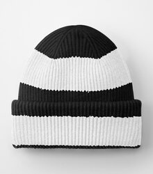 Beechfield_Colour-Block-Beanie_B391R_black_white_flat-shot