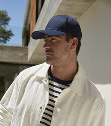 Beechfield_EarthAware-Classic-Organic-Cotton-6-Panel-Cap_B820_french-navy_lifestyle_1762