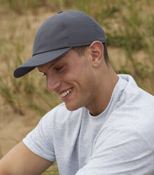 Beechfield_EarthAware-Organic-Cotton-Canvas-Unstructured-Cap_B54N_Graphite-Grey-Lifestyle-6