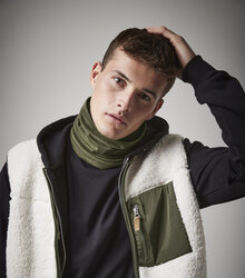 Beechfield_Morf-Merino_B916_Military-Green-Lifestyle-1