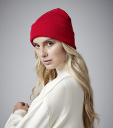 Beechfield_Organic-Cotton-Original-Cuffed-Beanie_B45N_Classic-Red-Lifestyle-3