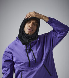 Beechfield_Recycled-Fleece-Hood_B282R_Black-Lifestyle-5