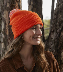 Beechfield_Snowstar-Duo-Beanie_B450_Orange-Lifestyle-3