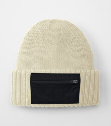 Beechfield_Zip-Patch-Beanie_B334R_sand_black_flat-shot