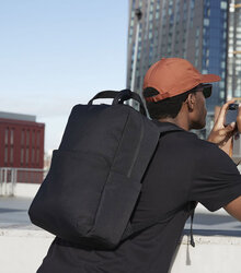 Quadra_Stockholm-Laptop-Backpack_QD271_black_lifestyle_0090