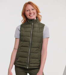 Russell_Ladies-Nano-Bodywarmer_441F_0R441F0DO_Model_front