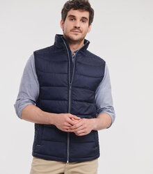 Russell_Mens-Nano-Bodywarmer_441M_0R441M0FN_Model_front