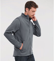 Russell_Smart-Soft-Shell-Jacket_040M_0R040M0CG_Model_side