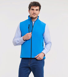 Russell_Soft-Shell-Gilet_141M_0R141M0ZU_Model_full