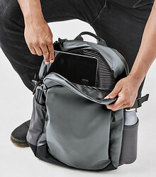 Stormtech_Navarro-Backpack-25_WDX-1_lifestyle_13